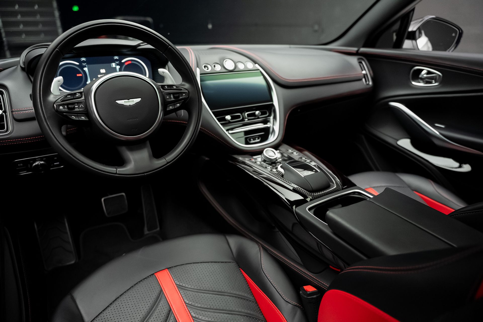 aston martin dbx 2023 SD7VUJBW4PTV07218 image aston martin dbx 2023 SD7VUJBW4PTV07218 image